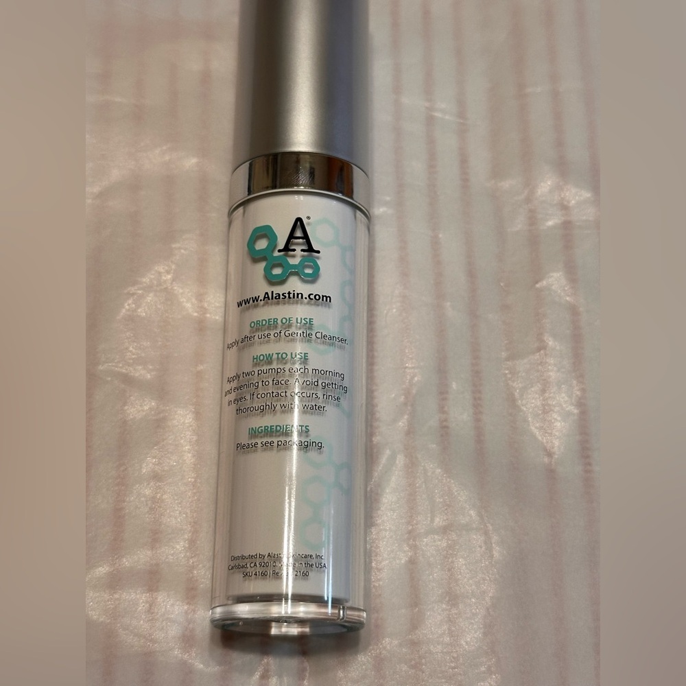 Skincare Gentle Cleanser - White and Silver